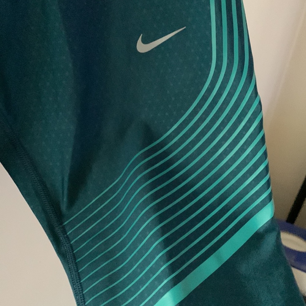 Nike Crops - image 3